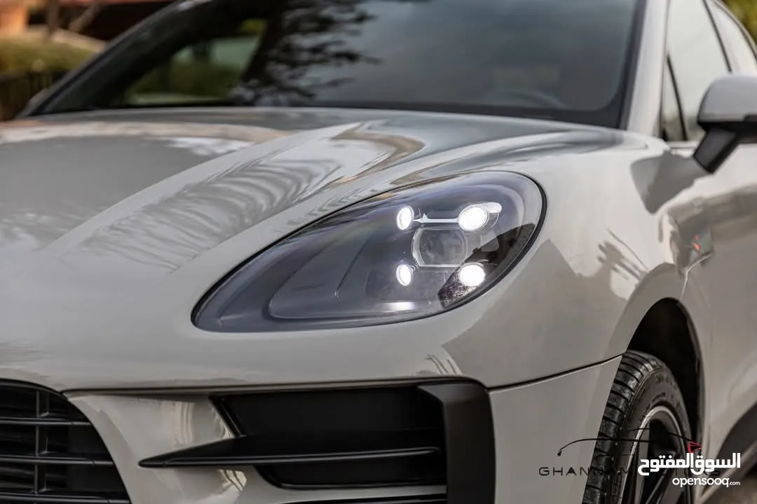 Porsche Mecan 2.0L Turbo وارد وكالة نقل