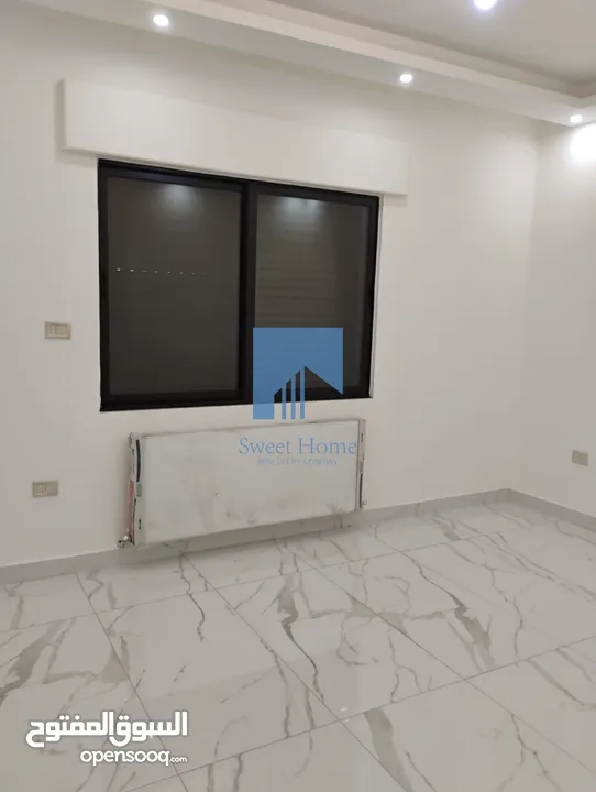 شقة فاخرة للبيع في الجاردنز  - خلف الدستور 155م مع ترسات 150م تشطيب سوبر ديلوكس لم تسكن
