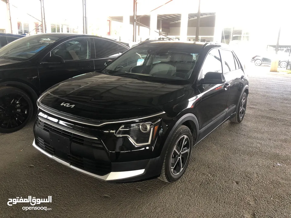 كيا نيرو موديل 2023 لون اسود هايبرد