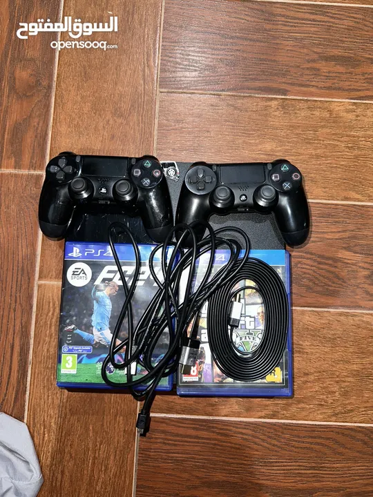 PS4 Used with controllers