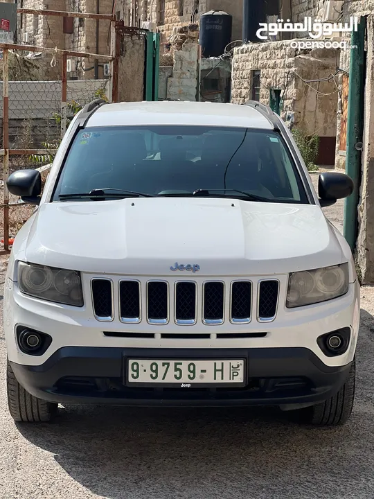 جيب كومبس ماطور 2000 بنزين اتومات انتاج 2014.   يد 0 عداد km اصلي 164000