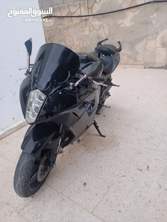 دراجه للبيع بدفعه 5000الاف وشكات الي معني يتواصل عرقم بصلاه عنبي الدراجه شركه ماشيه 7500 كيلو