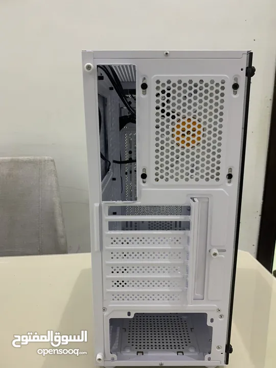 pc case مستعمل شهر و نضيف