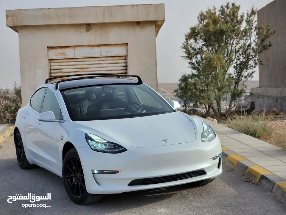 TESLA MODEL 3 2019 MID RANGE  تيسلا موديل ثري ميد رينج مميزه بحالة ممتازه