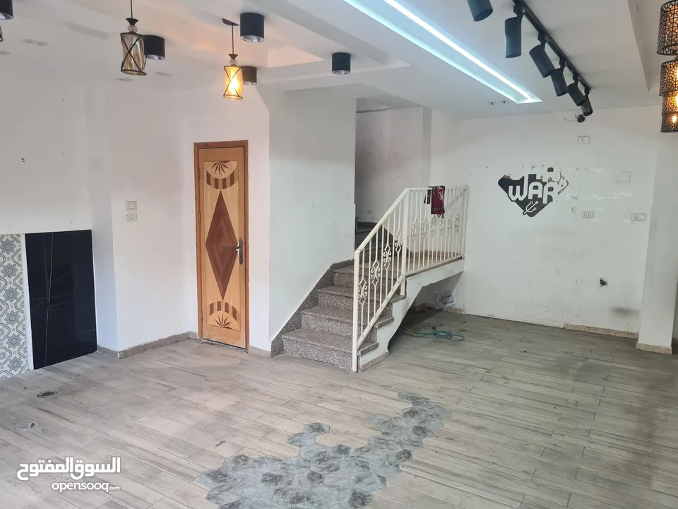 محل تجاري للايجار في الخليل - ش. وادي التفاح - عين عرب