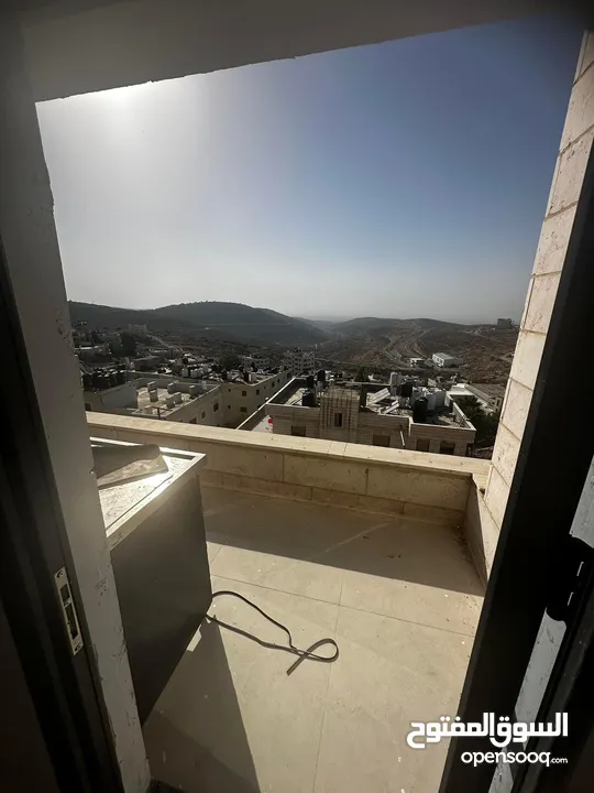 شقة للبيع في بيتونيا بالقرب من مسجد سيف الدين تشطيب سوبر ديلوكس حديثة البناء  مساحة الشقة 200 م صافي