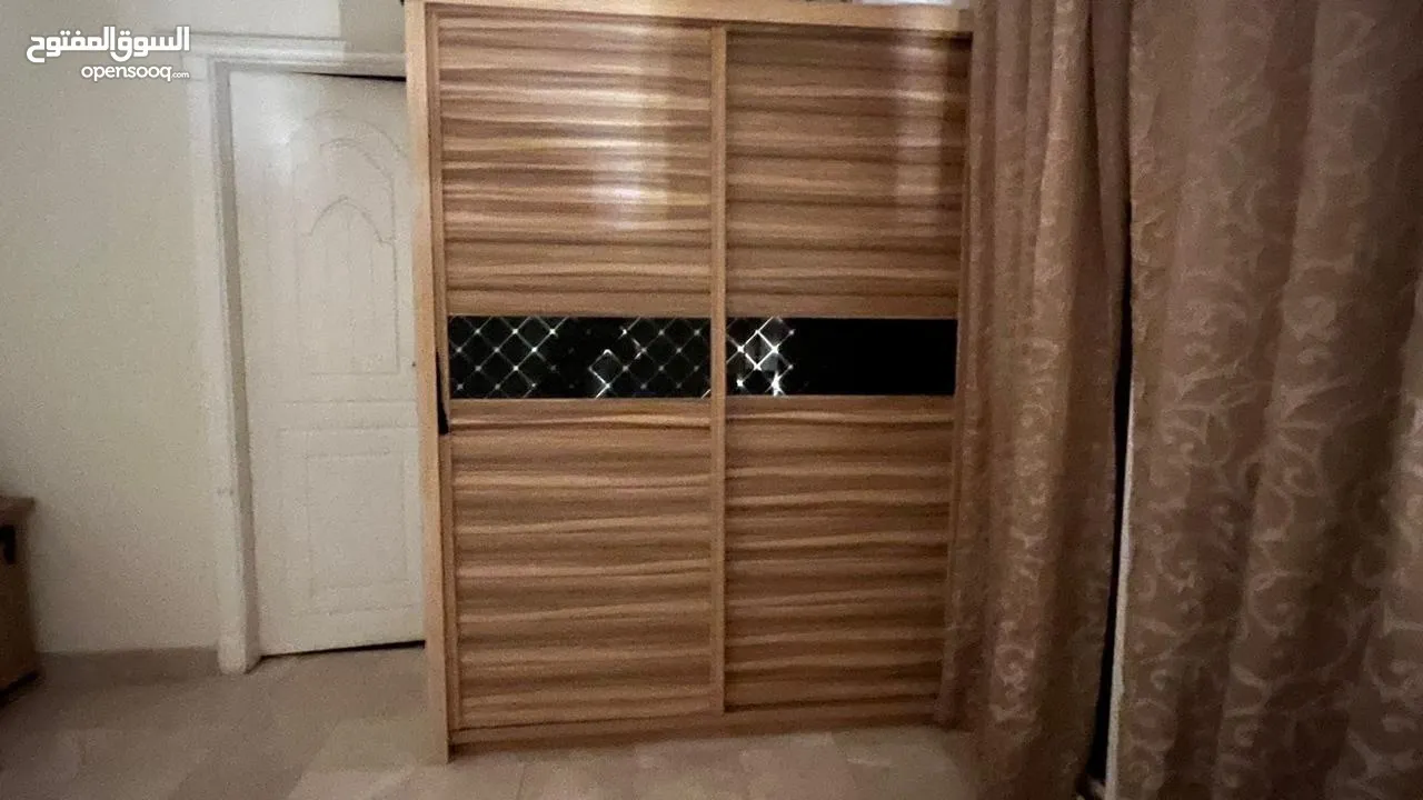 غرفة نوم بحالة جيدة جدا bedroom with good condition