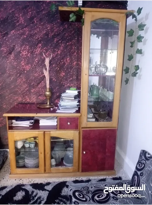 خزانة خشبيه لحمل شاشة التلفزيون وزجاج