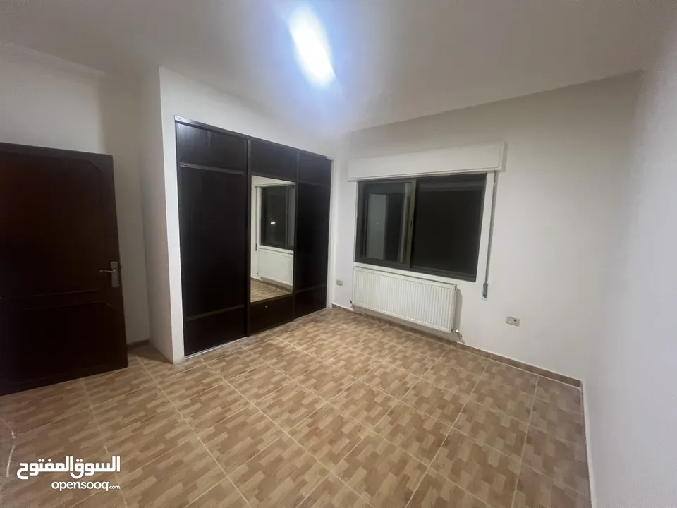 شقة غير مفروشة