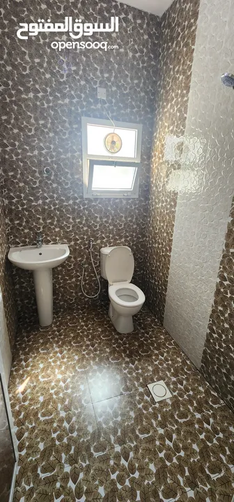 Bedroom with attached toilet 100 riyals near discountcentre signal mabella غرفة نوم مع حمام داخلي