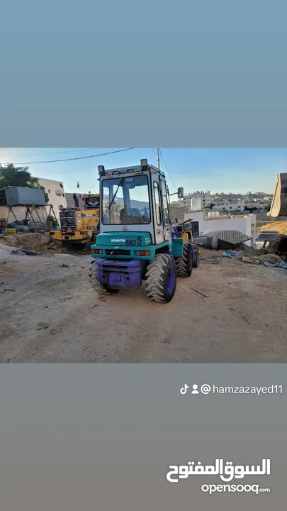 تعهدات عامة وهدم مباني ونقل جميع أنواع مواد البناء ونقل تراب أحمر وتعبيد الشوارع بأفضل أنواع الخلطة