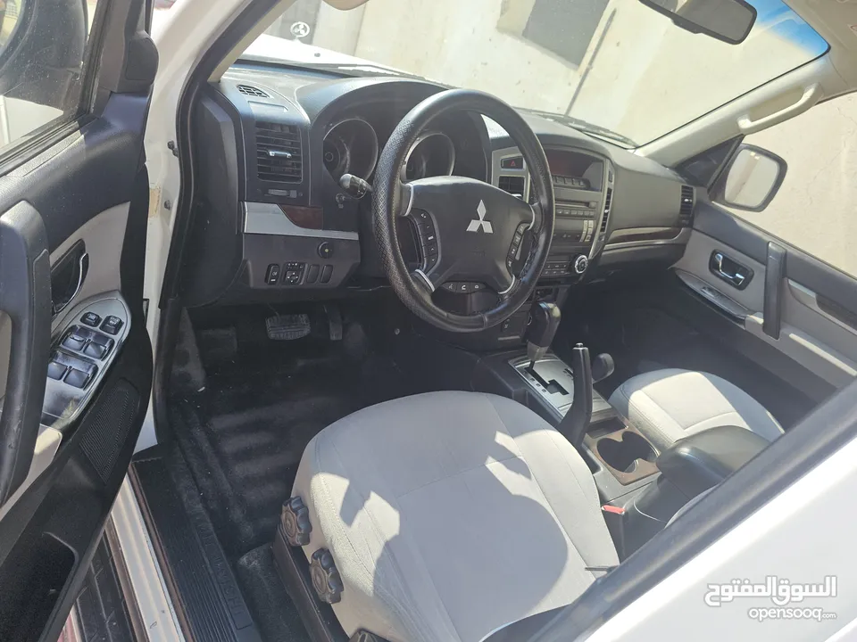 Mitsubishi Pajero Full Automatic,Family used Oman,GCC, Good Condition.