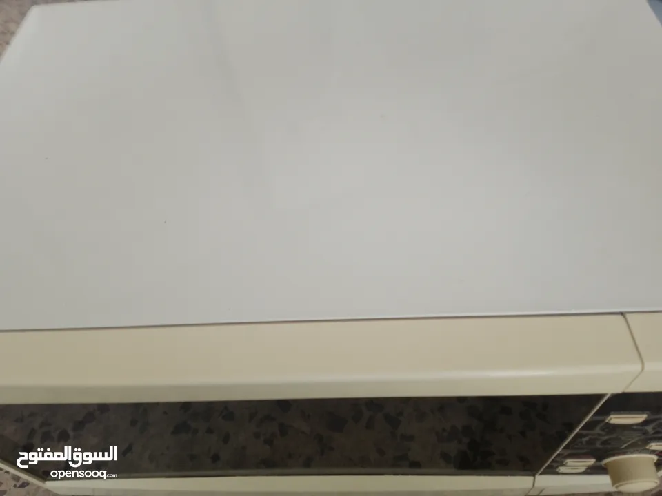 ميكرويف حجم كبير استعمال خفيف نوع/سيزار/على الفحص انشالله