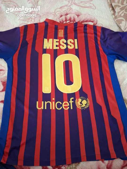 تيشيرت ميسي برشلونه 2016 المميز والنادر  بتفاصيل رهيبة + اسم اللاعب والشعار ليزر دائم
