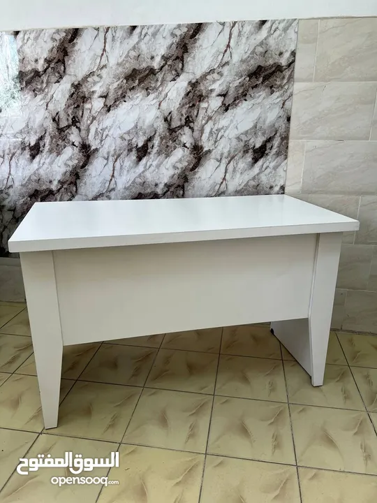 مكتب تفصيل بسعر المصنع خشب لامينت مستورد 120*60 باقل سعر بالمملكه مع وحده ادراج معلقه