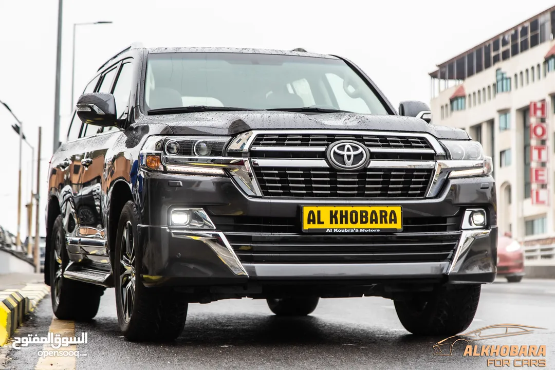 Toyota Land Cruiser 2021 Gx-r Grand Touring   السيارة وارد الشركة و قطعت مسافة 51,000 كم فقط