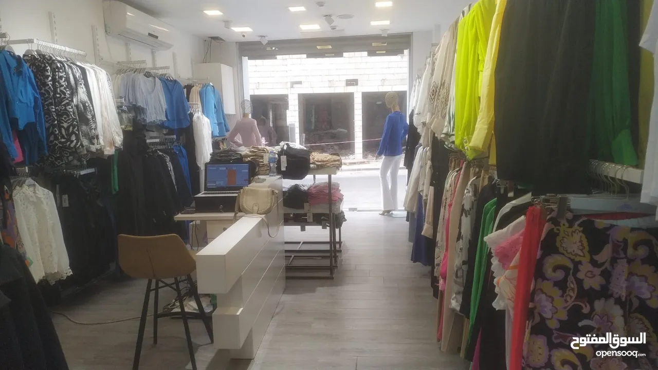 محل ملابس جاهز للضمان - رام الله التحتا الدخلة المقابلة للبنك العربي