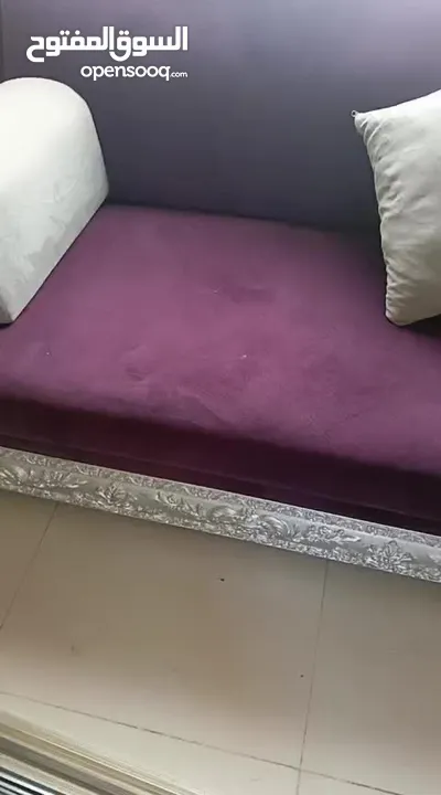 طقم كنب خليجي 12 مقعد لون بنفسجي  وخمس مراكي وخمس زوايا لون رمادي
