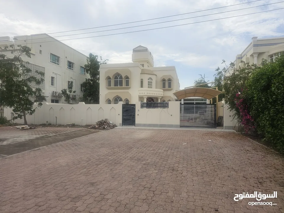 Spacious 5-Bedroom Villa for Sale in Azaiba, Oman - Perfect Family Home