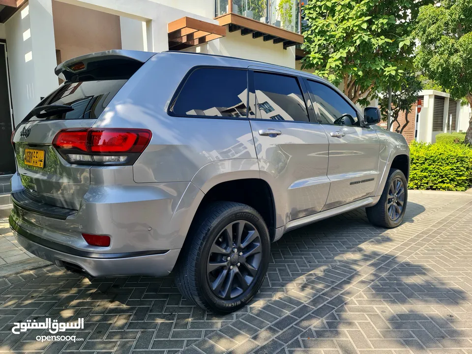 Grande Cherokee V8 Overland 2018 115k Km (for Clean Cars Lovers)