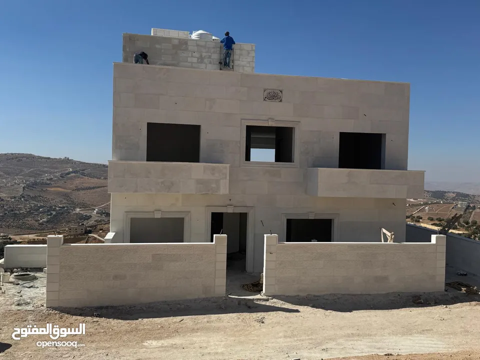 فيلا للبيع تحت الانشاء منطقة  ام رمانه