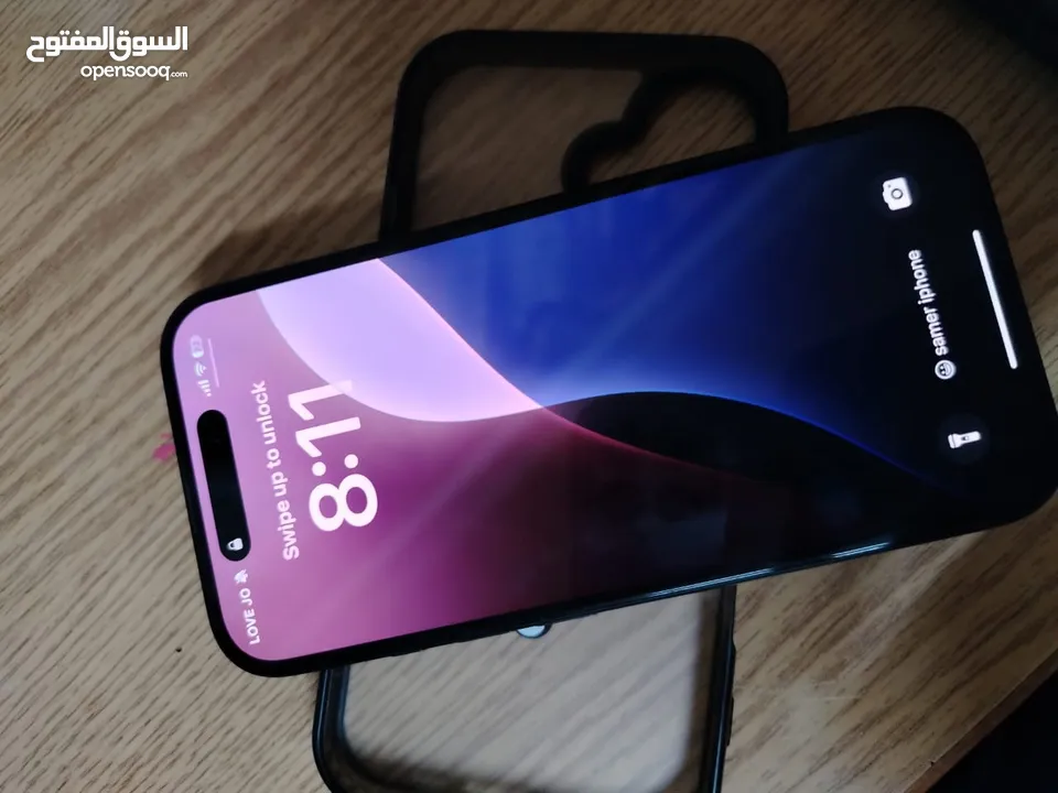 لون اسود iphone 16