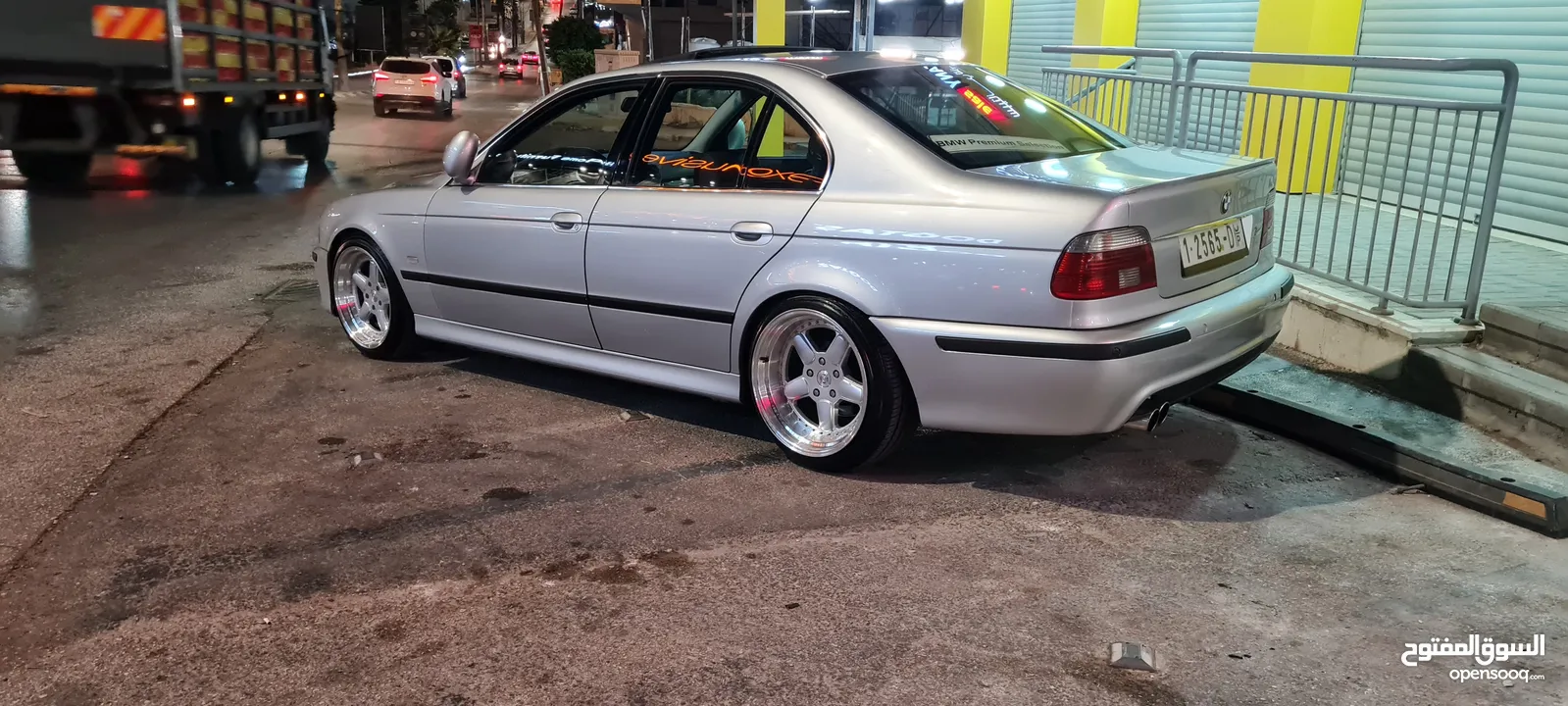 للبيع 525i e39