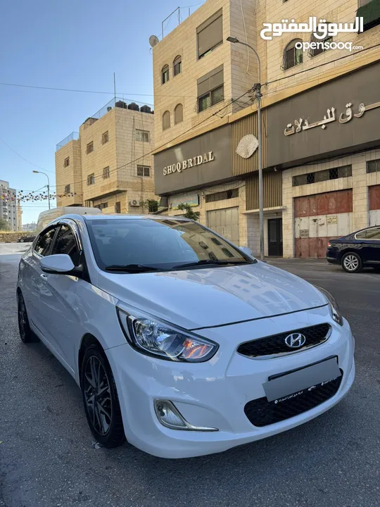 هونداي اكسنت 2018 متور 1400 بنزين لون ابيض فحص ممتاز