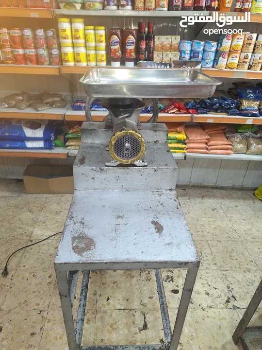ماكينة لحمه حجم كبير مع 3مقاسة مع صحن ستانلس ستيل