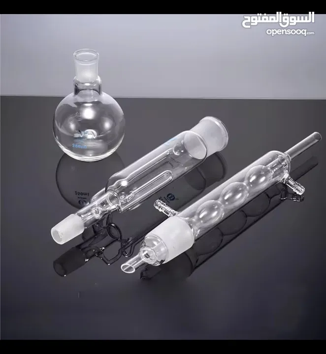 جهاز تقطير. زيوت عطور نباتات