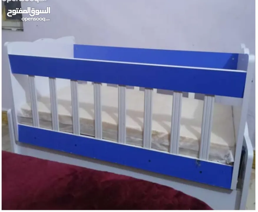سرير اطفال مستعمل