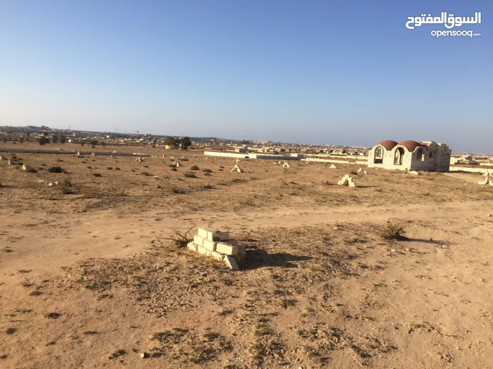 #أرض 200 م جزء من مسجل ك 72 بالساحل الشمالي كاملة المرافق والخدمات