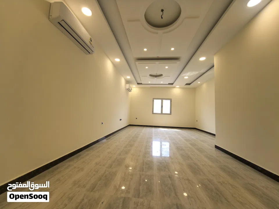 شقة سكنية راقية جدا للبيع وقابل للتفاوض.  المساحة 123متر