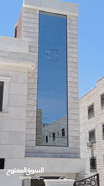 فلتين ملتسقات للبيع