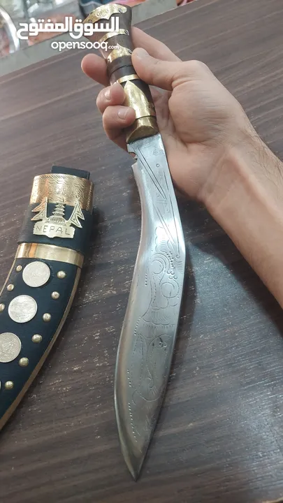 شبريه نيبال  طول 30سم تقريبا وزنها ممتاز                              ..........
