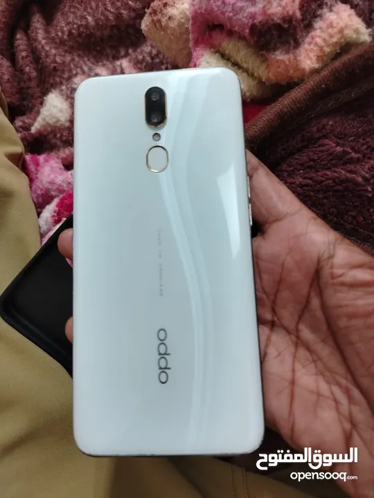 oppo f11, neat condition