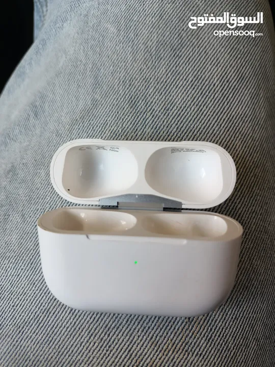 سماعات AirPods الجيل الثاني (أصلية)