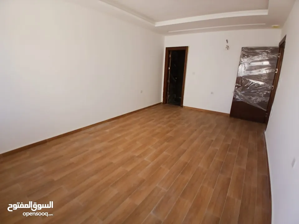 شقة فاخرة جديدة لم تسكن في أرقى واجمل مناطق دير غبار