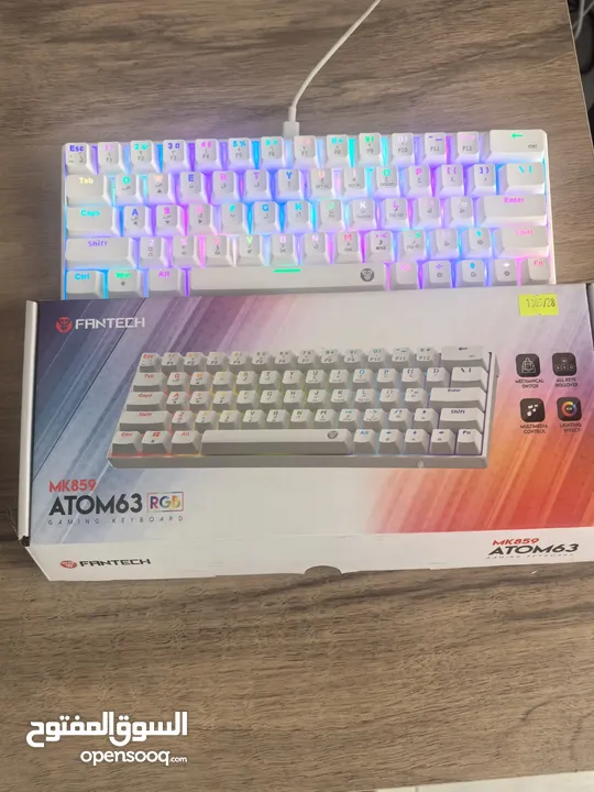 fantech atom 63 very clean and only been used for 2 weeks mechanical keyboard with blue switches