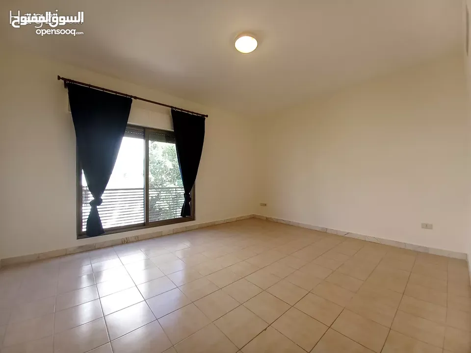 شقة غير مفروشة للايجار في عبدون  ( Property 34104 ) سنوي فقط