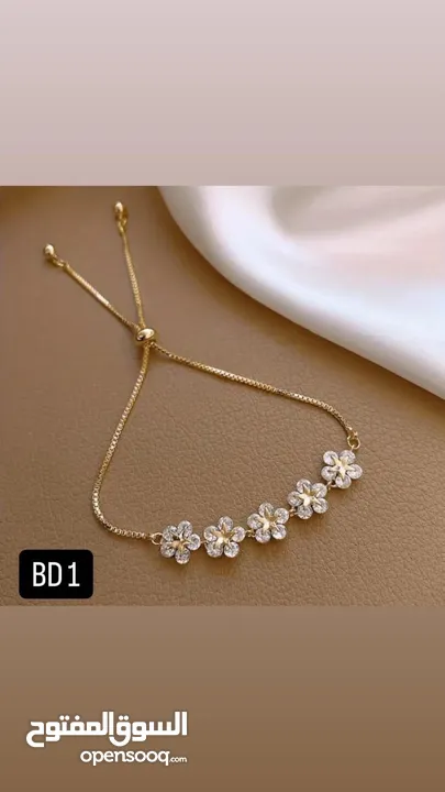 Ladies assorted accessories excellent quality and in affordable price . Amazing collections