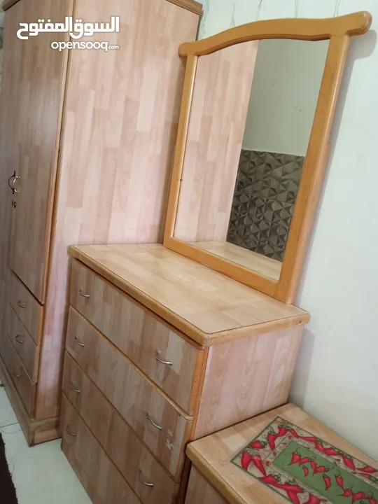 خزانة واسرّة للبيع