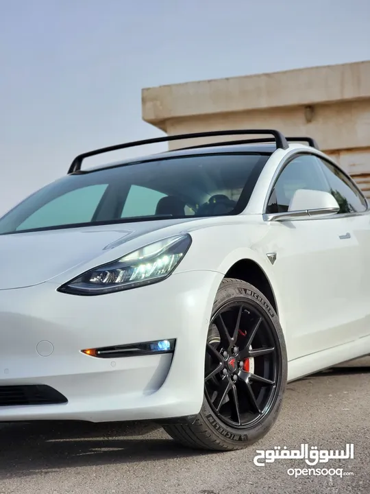 TESLA MODEL 3 2019 MID RANGE  تيسلا موديل ثري ميد رينج مميزه بحالة ممتازه