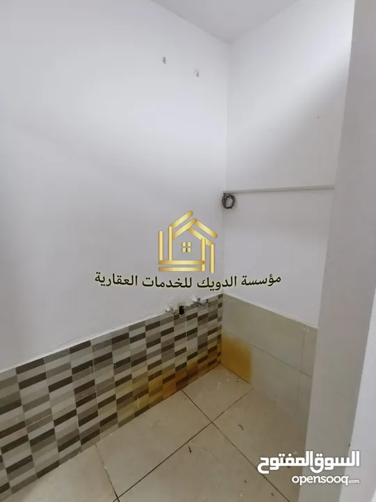شقة فارغة - دابوق - 2نوم - ترس - مدخل مستقل
