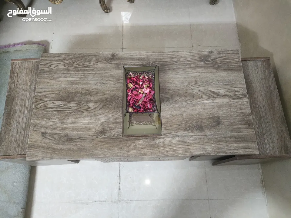 طاولة شاشة +خزانة أحذية +طاولة مجلس+اربع قطع جانبية