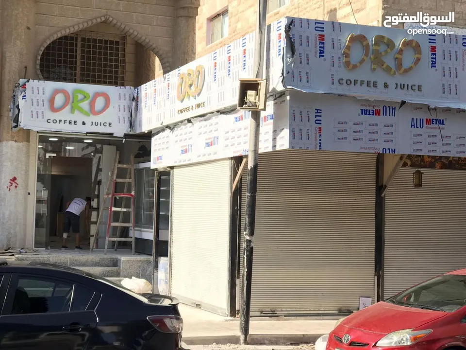 عدد محل عصير كامل متكامل  بحاله لجديد والسعر ما يرضي الله البيع كامل. كلو بحاله الجديد