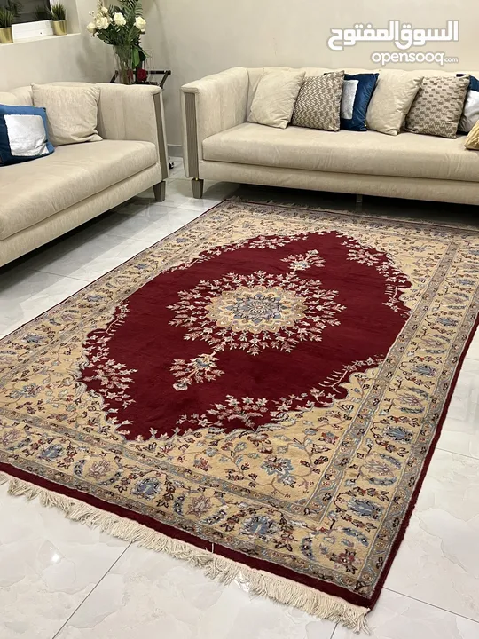سجادة يدوية (حرير مع صوف طبيعي جودة عالية) مختوم ختم العائلة   Hand knoted high quality rug