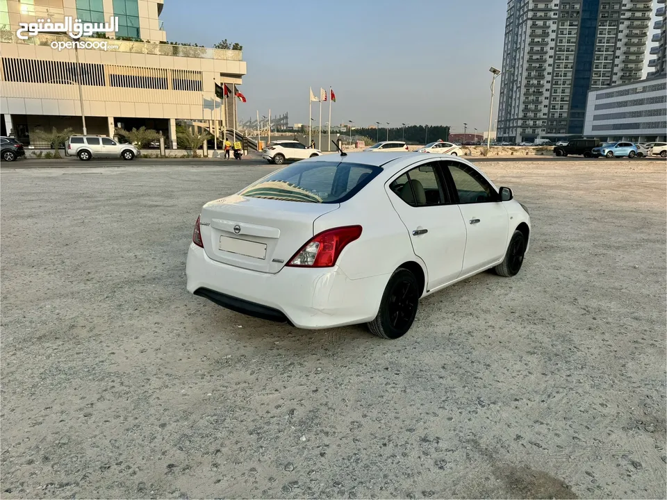 Nissan Sunny 2016