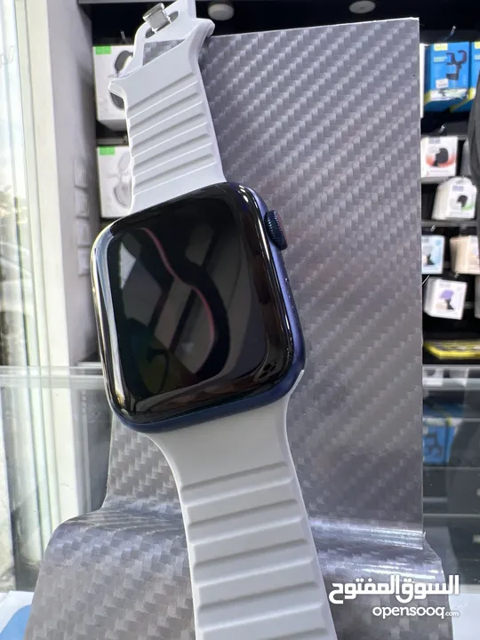 Used Apple Watch Series 6 (44mm)  ساعة ايفون الاصدار السادس قياس 44مم  مستعملة بحالة جيدة جدا //////
