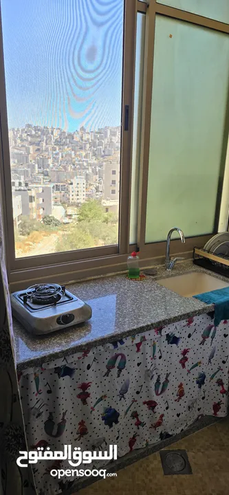 ستوديو مفروش مرتب مكيف  فرب المستشفى العربي
